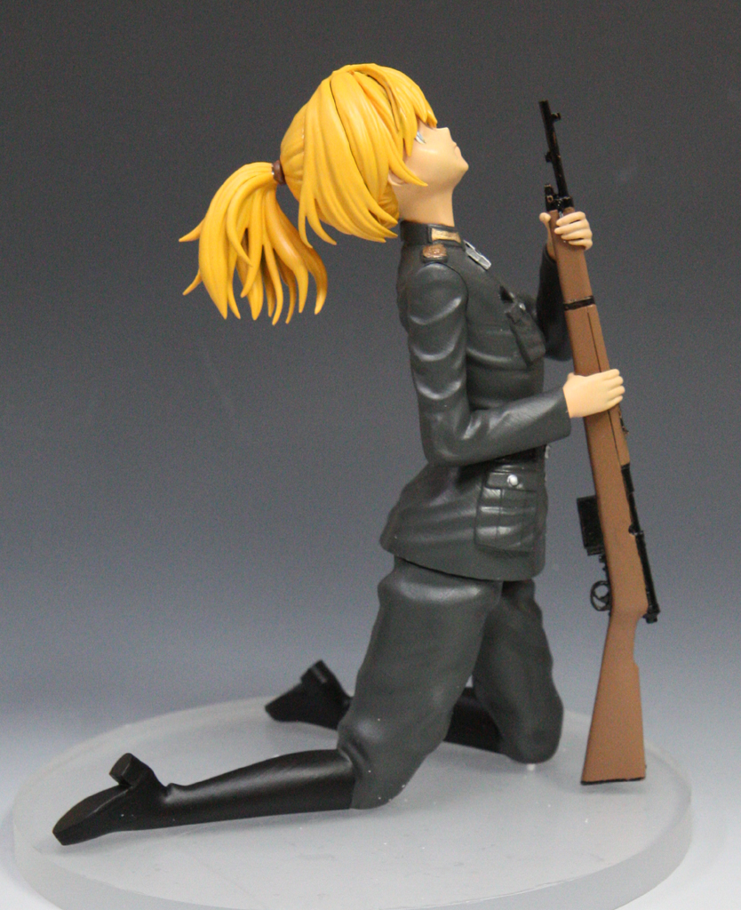 角スリ　幼女戦記 ターニャ　新品４点セット 幼女戦記 ターニャ・デグレチャフ SB4黒鈴小径 | Nimbusのデジタルブログ